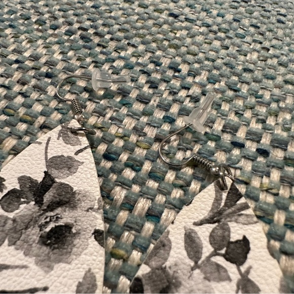 White and Grey Floral Print Teardrop Leather Earrings - Picture 4 of 6